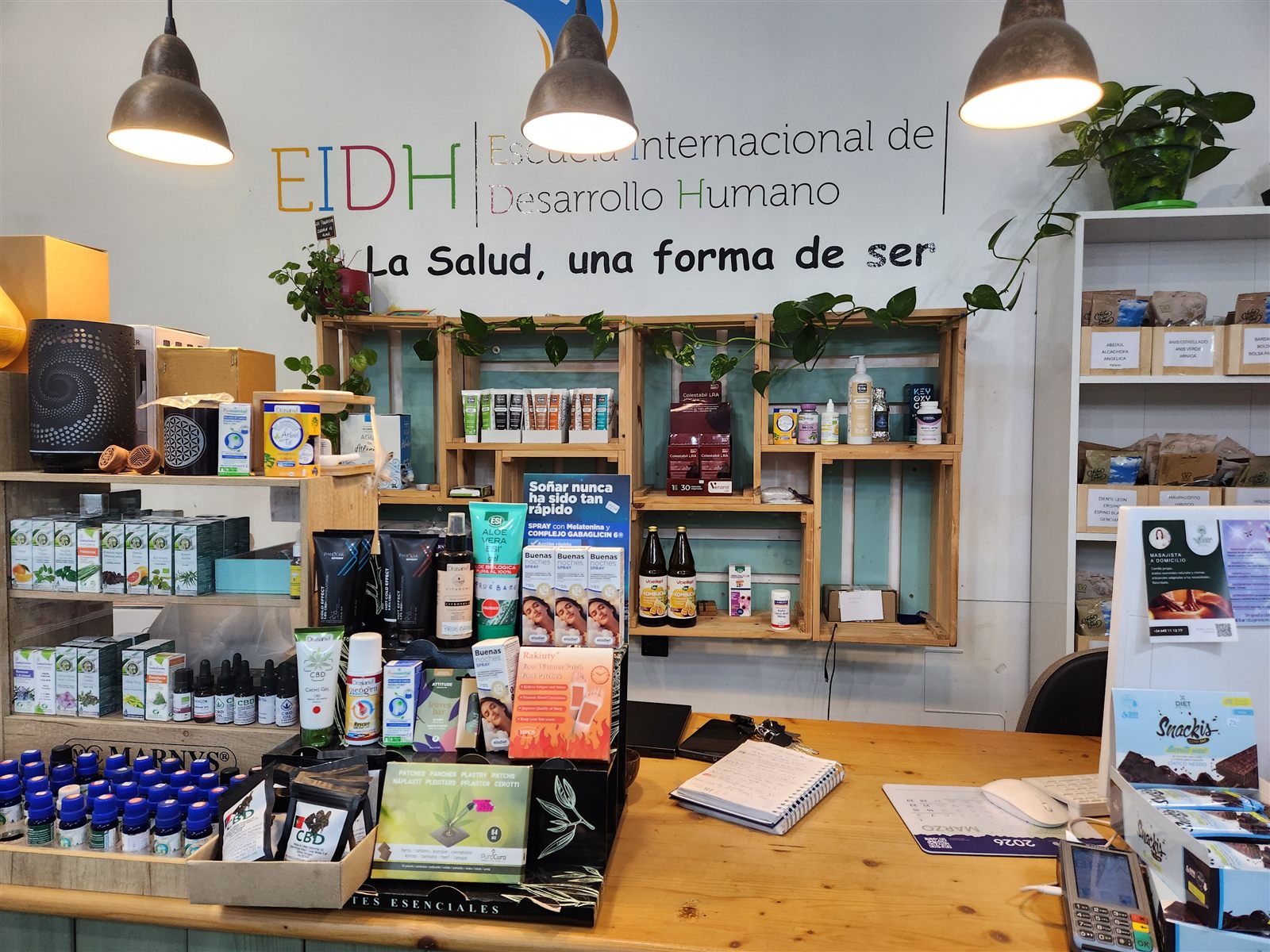 Entrada de EIDH con su logotipo y el lema La salud, una forma de ser